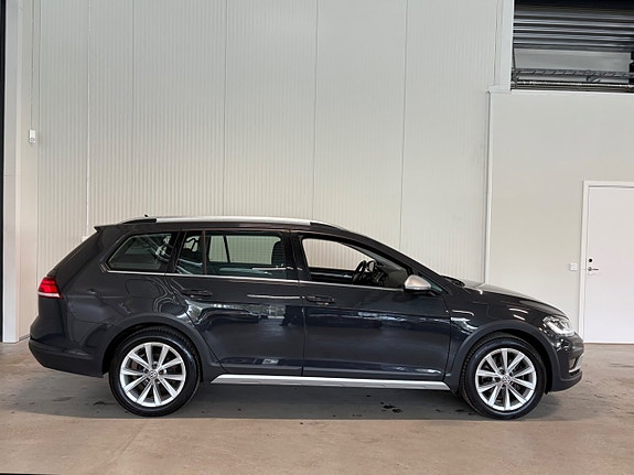 Volkswagen Golf Alltrack 2 of 19