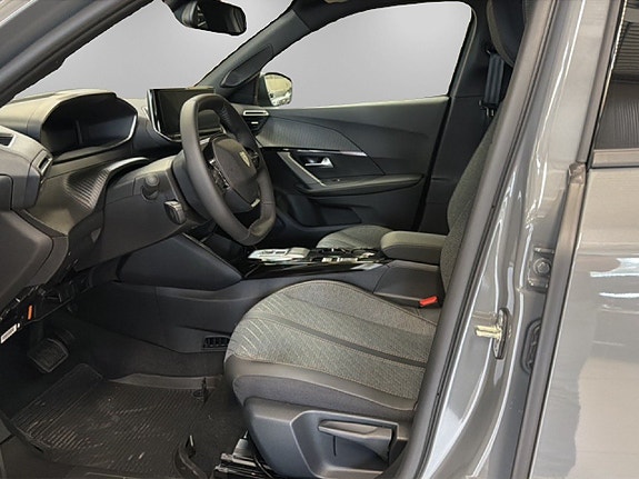 Peugeot 2008 7 of 14