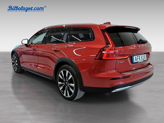 Volvo V60 Cross Country 4 of 5