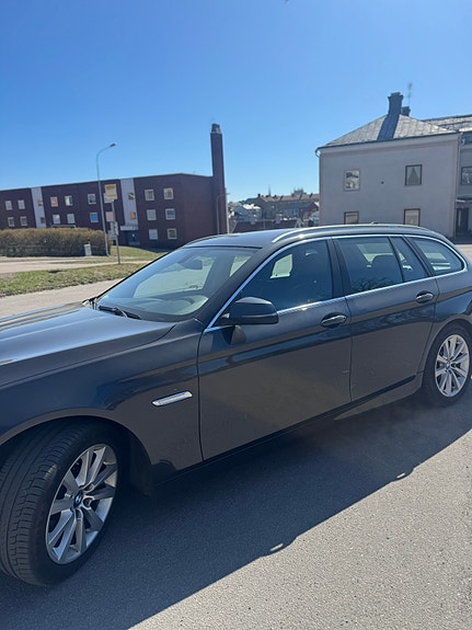 BMW 520d 12 of 16