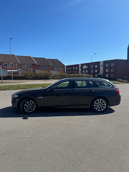 BMW 520d 2 of 16