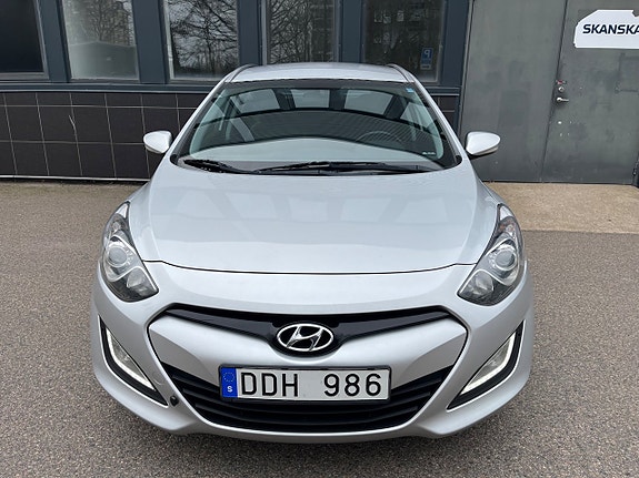 Hyundai i30 2 of 5