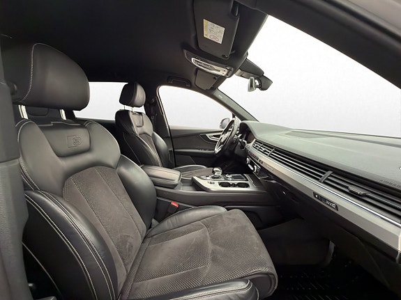 Audi Q7 8 of 30