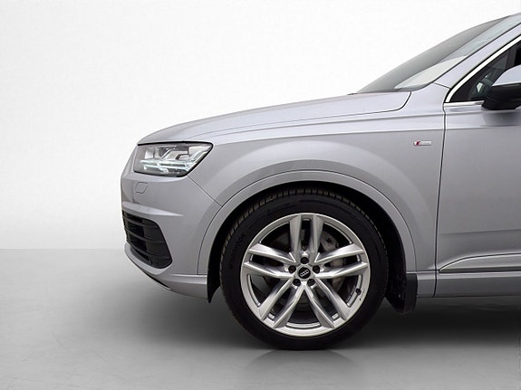 Audi Q7 30 of 30