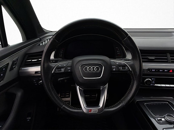 Audi Q7 11 of 30
