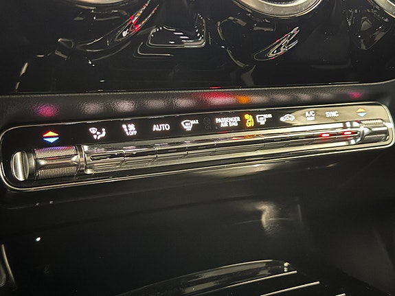 Mercedes-Benz CLA200 d 16 of 23