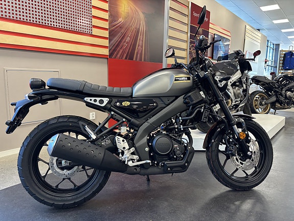 Yamaha XSR125 6 of 7