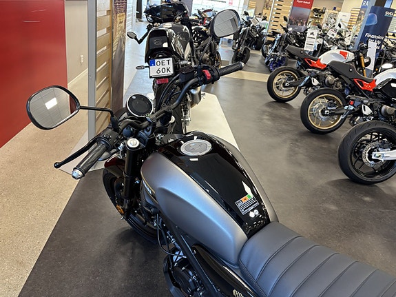 Yamaha XSR125 4 of 7