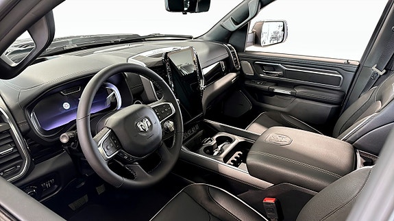 Dodge RAM 1500 3 of 5