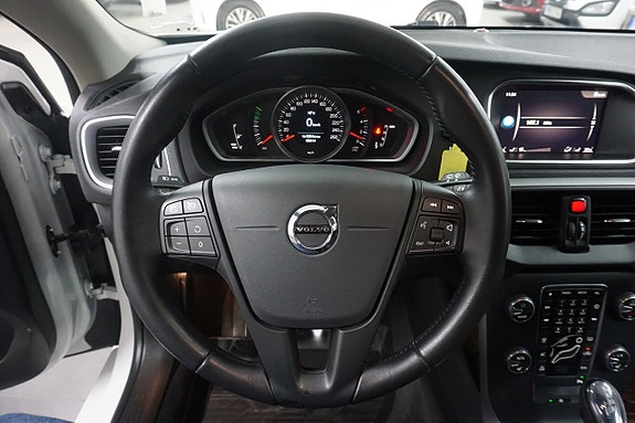 Volvo V40 13 of 18