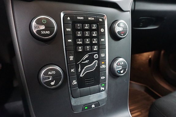 Volvo V40 16 of 18