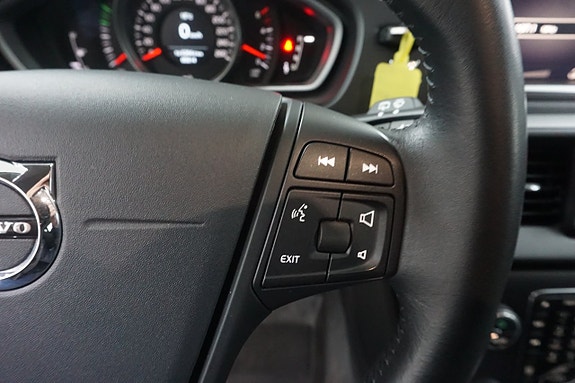 Volvo V40 15 of 18