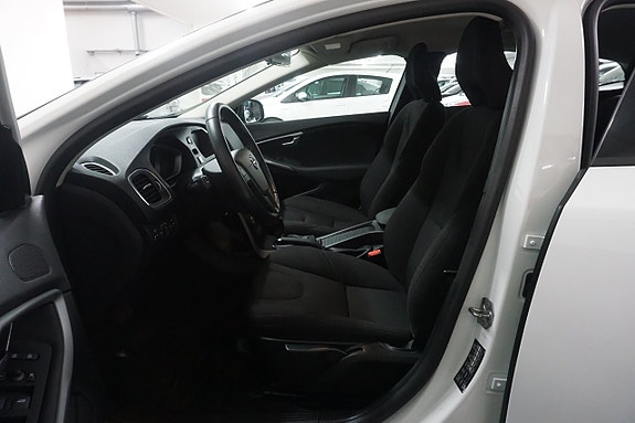 Volvo V40 6 of 18