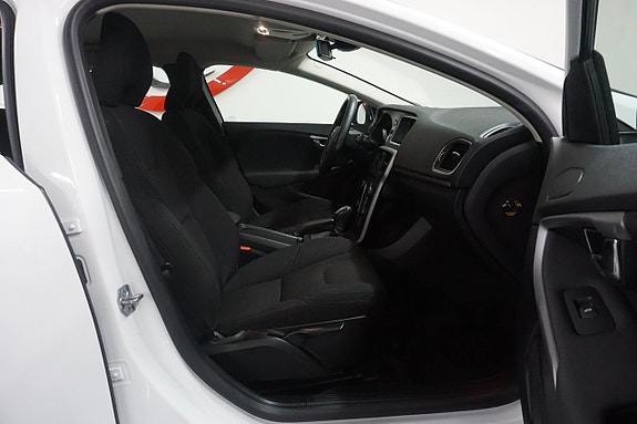 Volvo V40 10 of 18