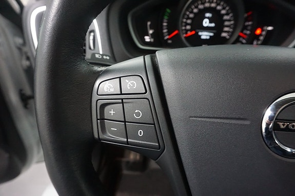 Volvo V40 14 of 18