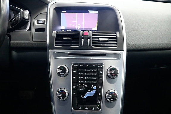 Volvo XC60 16 of 25