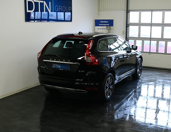 Volvo XC60 2 of 25