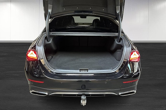 Mercedes-Benz E300 e 16 of 26
