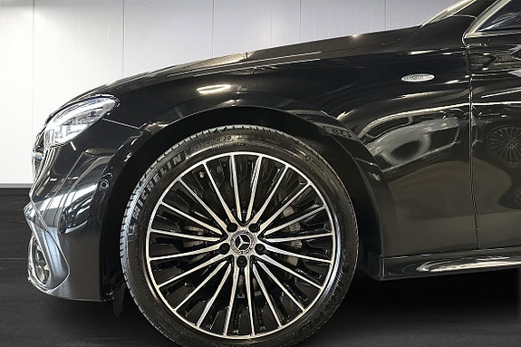 Mercedes-Benz E300 e 6 of 26