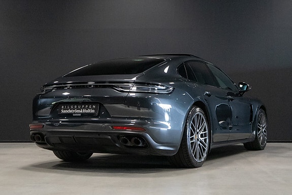 Porsche Panamera 4 5 of 5