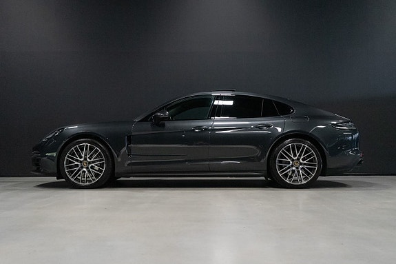 Porsche Panamera 4 2 of 5