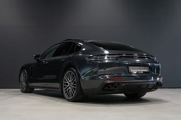 Porsche Panamera 4 4 of 5
