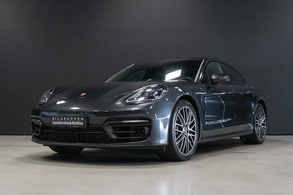 Porsche Panamera 4 3 of 5