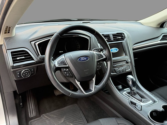 Ford Mondeo 15 of 27