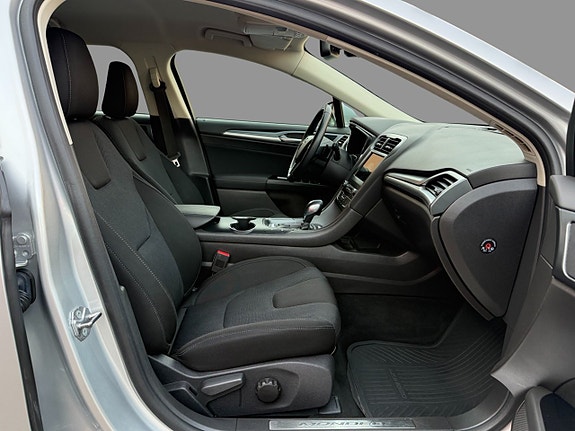 Ford Mondeo 12 of 27