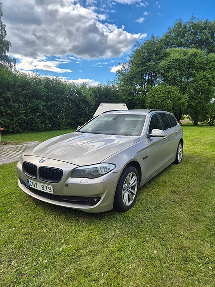 BMW 520d 2 of 5