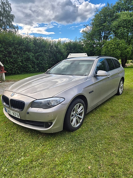 BMW 520d 3 of 5