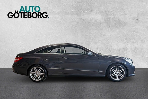 Mercedes-Benz E200 3 of 5