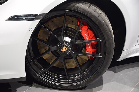 Porsche 911 Carrera 4 GTS 24 of 24