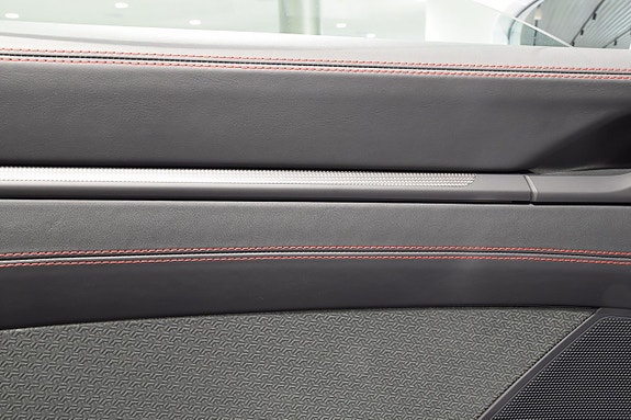 Porsche 911 Carrera 4 GTS 9 of 24