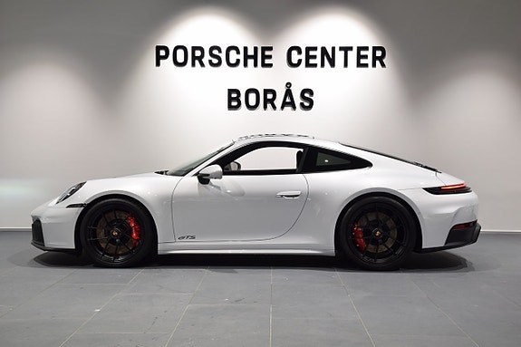 Porsche 911 Carrera 4 GTS 2 of 5