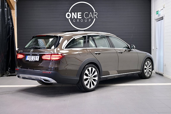 Mercedes-Benz E220 d 5 of 5