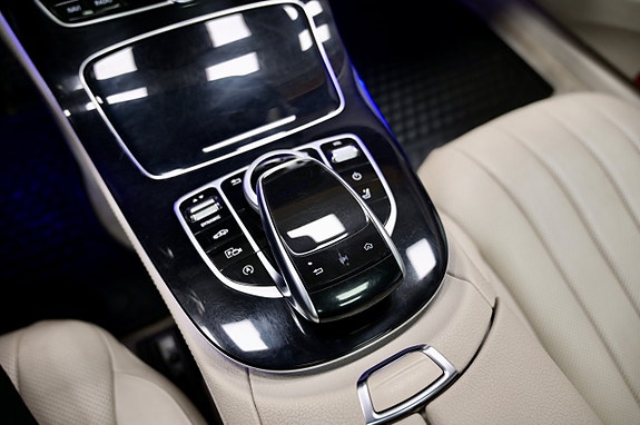 Mercedes-Benz E220 d 24 of 30