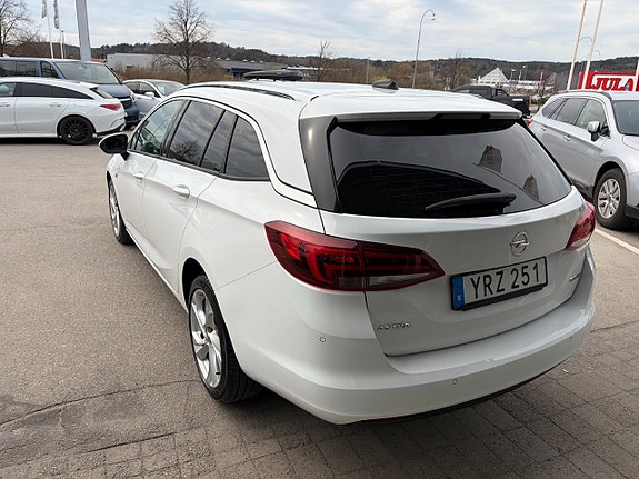 Opel Astra 4 of 5