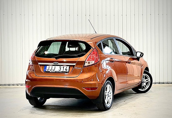 Ford Fiesta 4 of 5