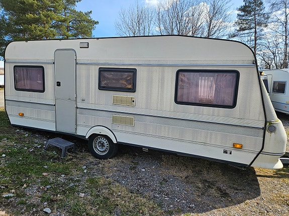 Hobby 530 "långbäddar " förtält