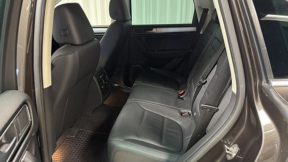 Volkswagen Touareg 11 of 14