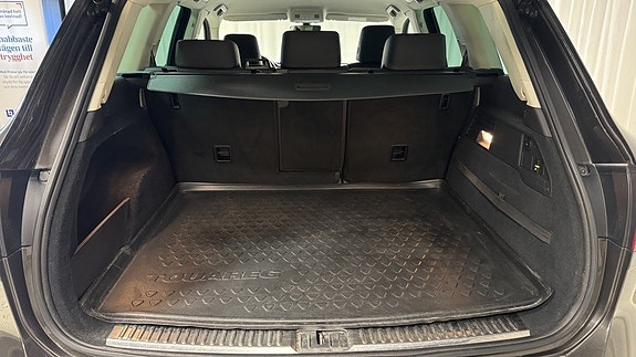Volkswagen Touareg 14 of 14