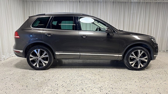 Volkswagen Touareg 4 of 5