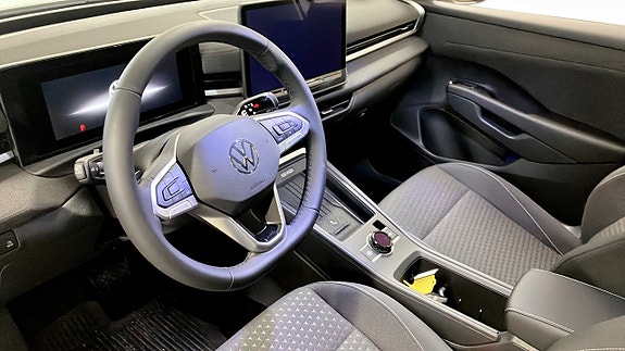 Volkswagen T-Roc 7 of 13
