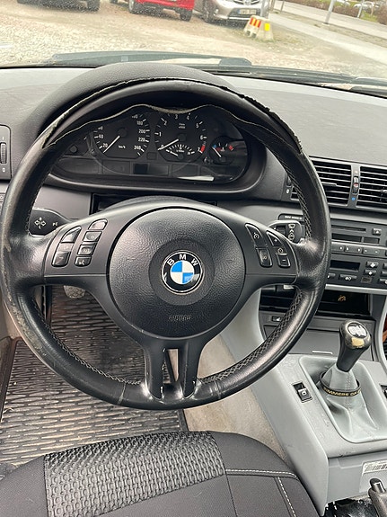 BMW 320i 17 of 17