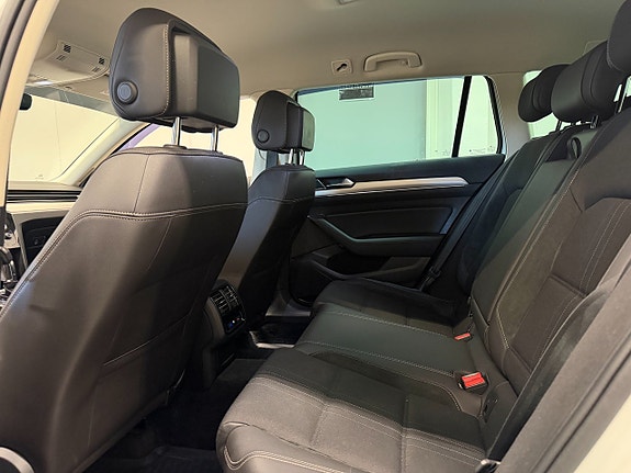 Volkswagen Passat Alltrack 19 of 30