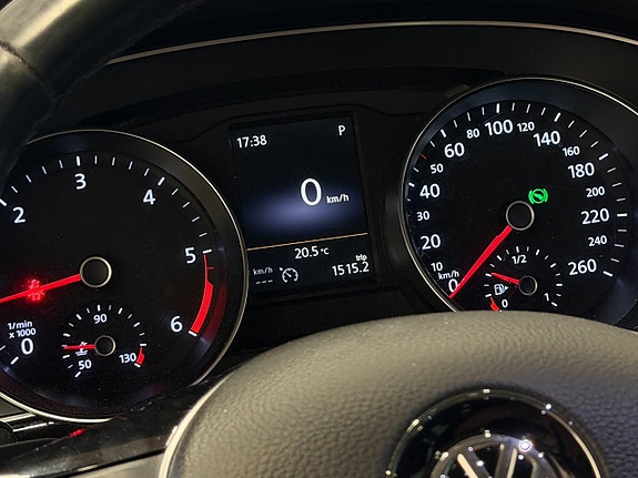 Volkswagen Passat Alltrack 25 of 30