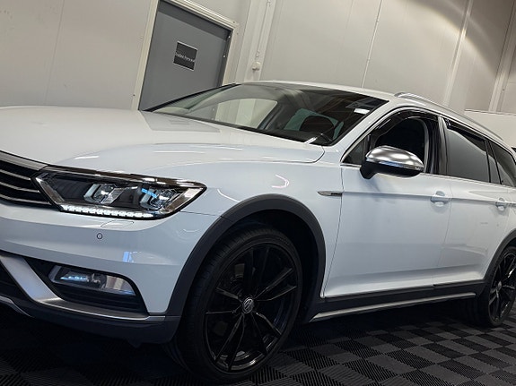Volkswagen Passat Alltrack 13 of 30