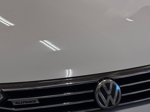 Volkswagen Passat Alltrack 8 of 30
