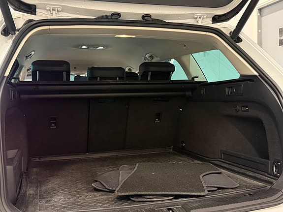 Volkswagen Passat Alltrack 20 of 30